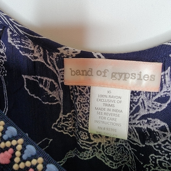 Band Of Gypsies Bohemian Ruffled Top - Picture 10 of 11